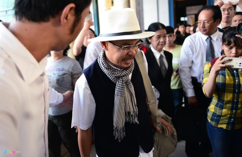 Tòa giao ông Vũ tất cả cổ phần trong các công ty của Tập đoàn Trung Nguyên tương ứng các tỷ lệ cổ phần đã nêu.