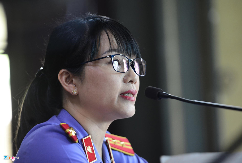 Tham gia xét hỏi, đại diện VKS đề nghị phía bị đơn là ông Đặng Lê Nguyên Vũ nói về nguồn gốc số tiền 2.100 tỷ mà ông cho rằng là tài sản tạo lập trong thời kỳ hôn nhân và đề nghị chia theo tỷ lệ 7:3.