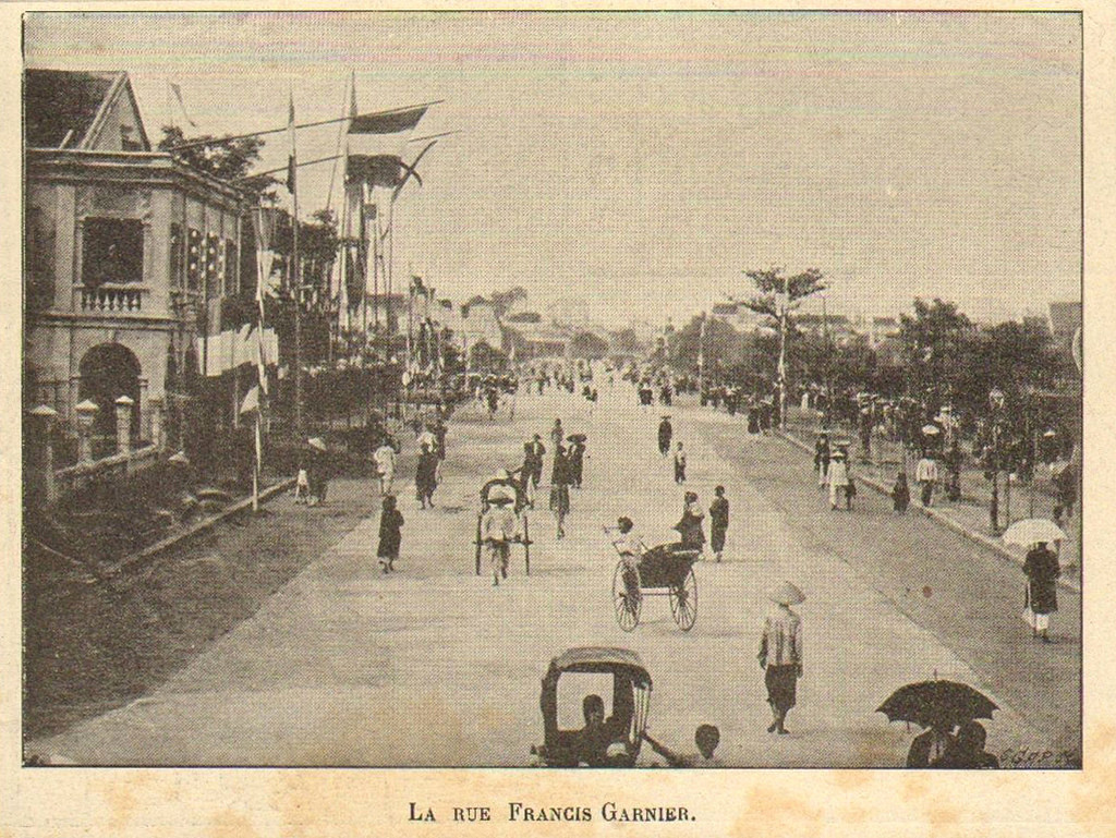 Năm 1945 đại lộ Francis Garnie sáp nhập với phố Beauchamps thành phố Lê Thái Tổ, năm 1949 đổi thành đại lộ Đinh Tiên Hoàng, năm 1951 vẫn giữ nguyên tên đại lộ Đinh Tiên Hoàng.