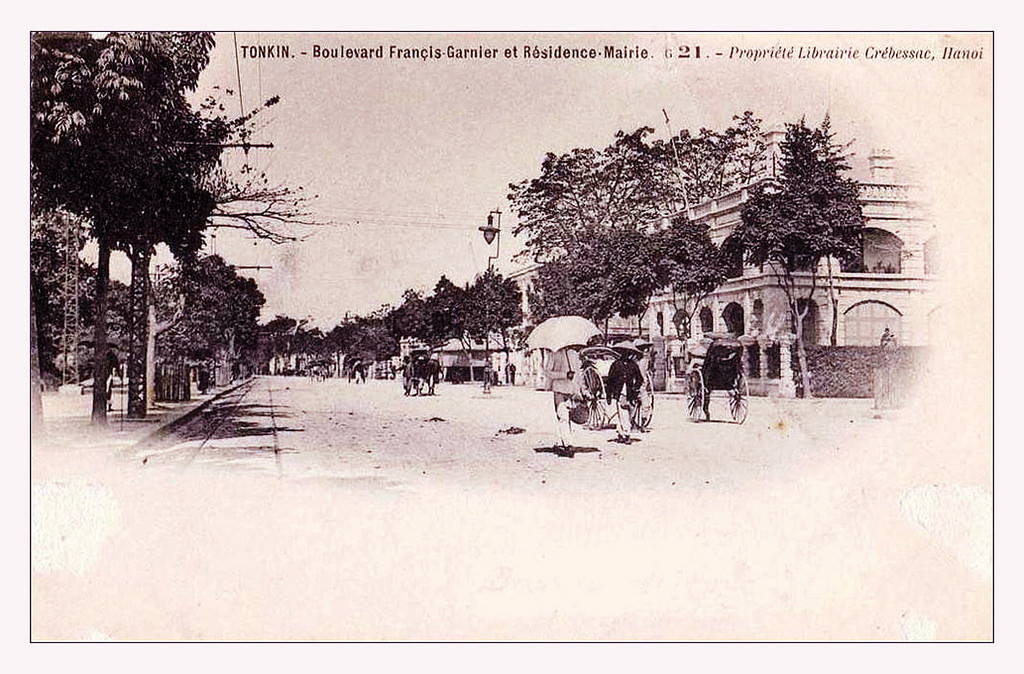 Năm 1888, Hội đồng Thành phố bỏ phiếu tán thành chi 220.000 francs để sớm hoàn thành ngay đại lộ này nhưng do một vài chủ đất ở khu vực này đã yêu cầu bồi thường quá cao trong khi Thành phố trưng dựng nên đã mất nhiều thời gian đàm phán.