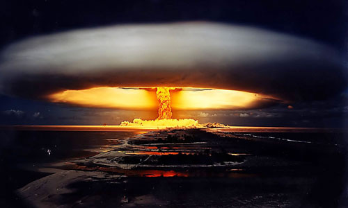 Đám mây hình nấm khổng lồ được tạo ra từ vụ nổ bom Tsar Bomba.