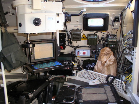 Bên trong khoang chiến đấu của PzH 2000.