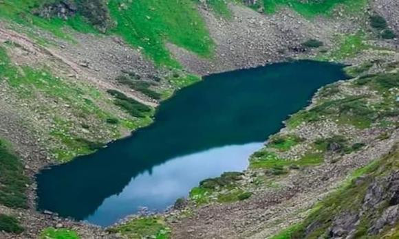 Ho nuoc o Kazakhstan: Dang so, nguy hiem va bi an nhat the gioi