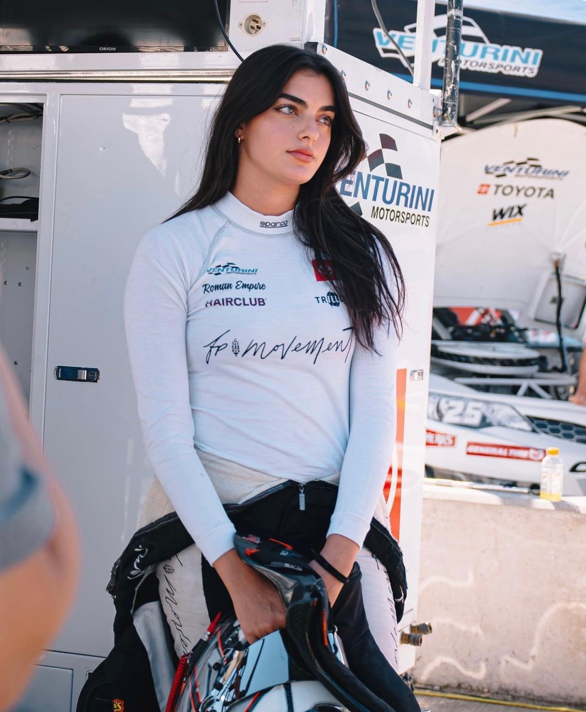 Nhưng bằng sự nỗ lực không ngừng, người đẹp thành công trong việc chứng minh tài năng của mình. "Tôi rất vinh dự và vui mừng khi là người Mỹ gốc Arab đầu tiên gia nhập NASCAR. Nhưng tôi không muốn trở thành người cuối cùng. Tôi hy vọng mình cũng có thể mở đường cho các tay đua nữ khác trong tương lai", cô nói với CNN.