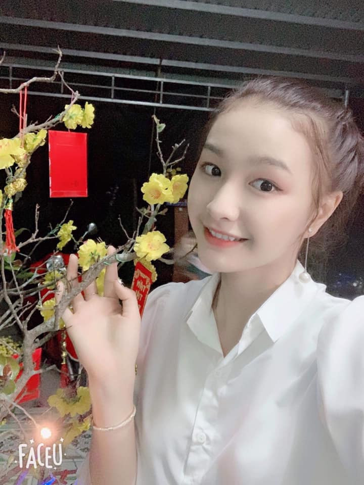 Ngắm vẻ đẹp vạn người mê của hoa khôi bóng chuyền Kim Thanh - Hình 5 Ngam ve dep van nguoi me cua hoa khoi bong chuyen Kim Thanh-Hinh-5