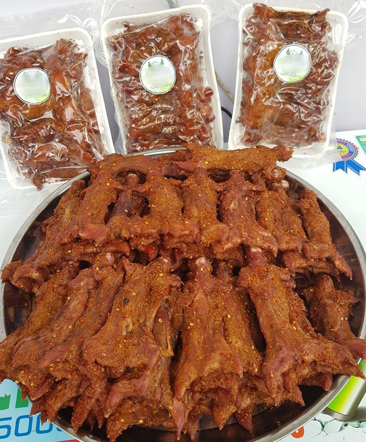 Trung bình 30 kg chuột đồng tươi sẽ cho ra 10 kg khô chuột đồng thành phẩm