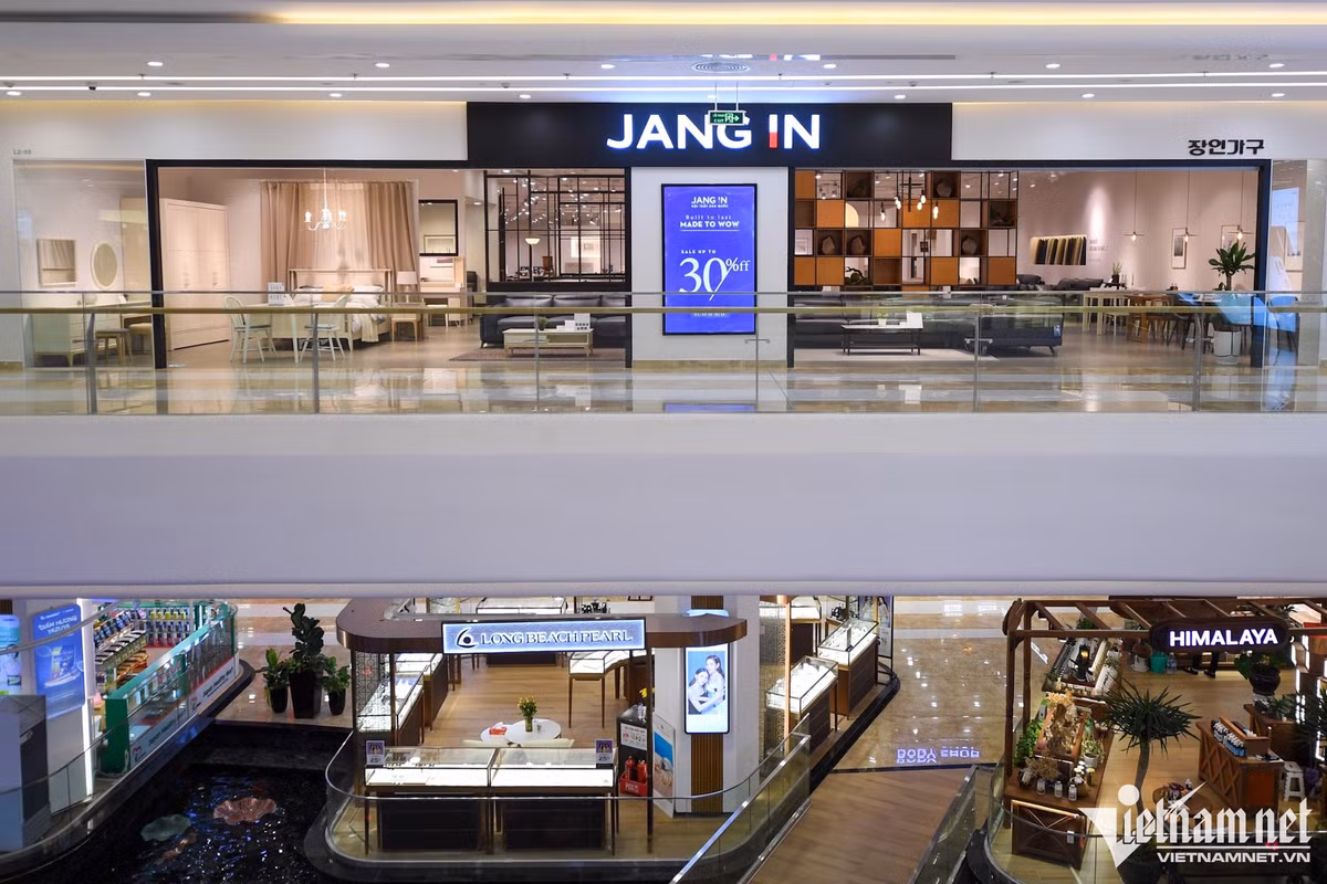 Các khu vực mua sắm đều trong cảnh đìu hiu.