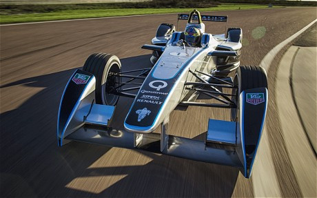 Theo dự kiến, 13/09/2014 sẽ là ngày khai mạc giải đua xe công thức E – trong đó, các tay đua sẽ chạy vòng quanh trung tâm các thành phố lớn (như Rio de Janeiro, Berlin, London và Los Angeles) bằng xe điện chạy bằng pin.