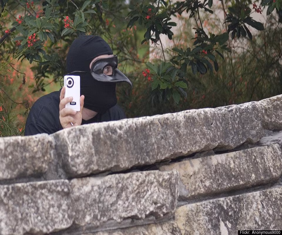 Thiết bị White Noise Generator có thể làm nhiễu hầu hết các thiết bị nghe lén.