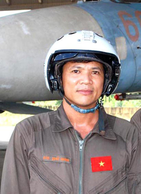 Phi công Su-27 Đào Quốc Khánh.