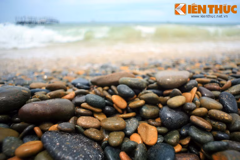 Hiện tượng đá được đẩy lên bờ ngày nào cũng diễn ra, từ ngàn xưa cho đến nay.