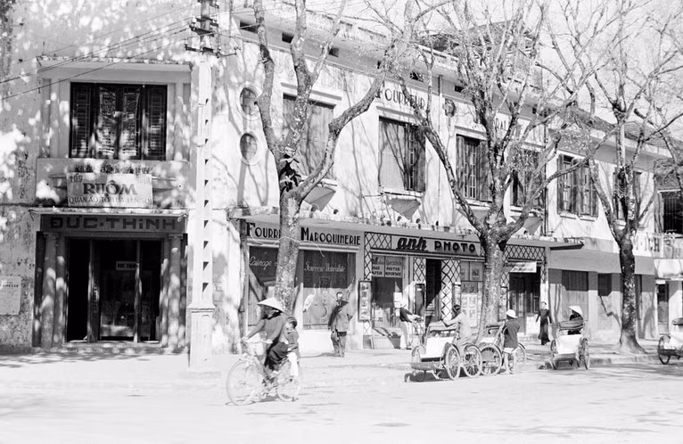 Đầu phố Tràng Thi.