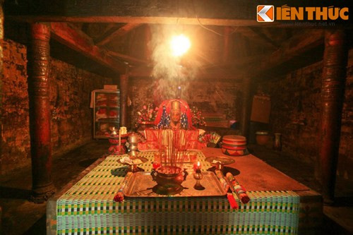 Không gian bên trong tháp chính.