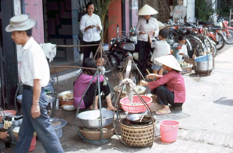 Quà vặt hè phố Sài Gòn.