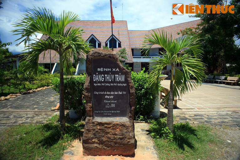 Nằm bên quốc lộ 1A ở huyện Đức Phổ, tỉnh Quảng Ngãi, Bệnh xá Đặng Thùy Trâm được khởi công xây dựng vào năm 2006, là sự tri ân dành cho chị Đặng Thùy Trâm (1942 - 1970), một người thầy thuốc nổi tiếng trong cuộc kháng chiến chống Mỹ.