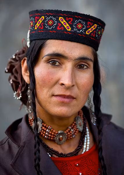 9. Người Uyghur nổi tiếng về sự khéo léo, với việc tạo ra những sản phẩm thủ công mỹ nghệ tuyệt vời cũng như các công trình kiến trúc tráng lệ.