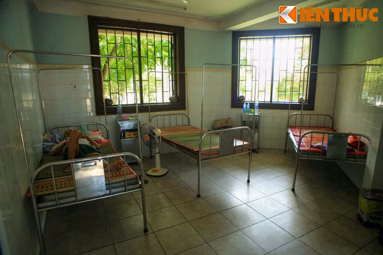 Tuy chỉ là trạm y tế cơ sở nhưng tỷ lệ sử dụng giường của bệnh xá Đặng Thùy Trâm khá cao. Điều này không chỉ góp phần giảm bớt áp lực quá tải cho y tế tuyến trên mà còn giảm đáng kể chi phí cho người bệnh, nhất là bệnh nhân nghèo ở địa phương.