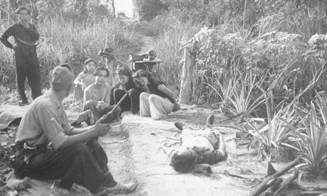 Tháng 12/1948, trong một cuộc truy quét các lực lượng phản kháng, một trung đội của Anh bao vây một đồn điền cao su tại Batang Kali, bang Selangor.