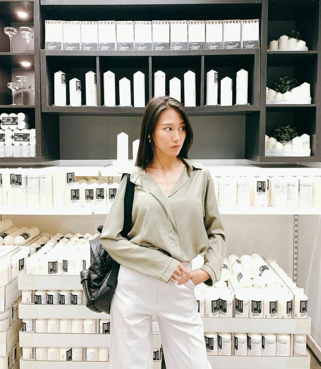 Nữ tay đua sinh năm 1994 nhận không ít lời mời làm mẫu ảnh và quay quảng cáo cho nhiều thương hiệu lớn như Dior, Mazda… Cô cũng từng tham gia một số chương trình truyền hình ăn khách tại xứ chùa Vàng.