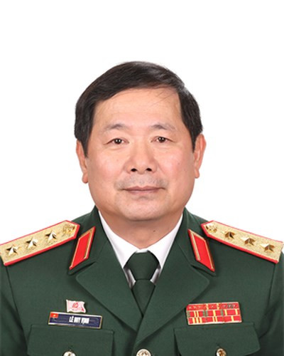 Ông Lê Huy Vịnh đang giữ chức vụ: Ủy viên Trung ương Đảng: Khóa XII, XIII, Ủy viên Quân ủy Trung ương, Thượng tướng, Thứ trưởng Bộ Quốc phòng. 