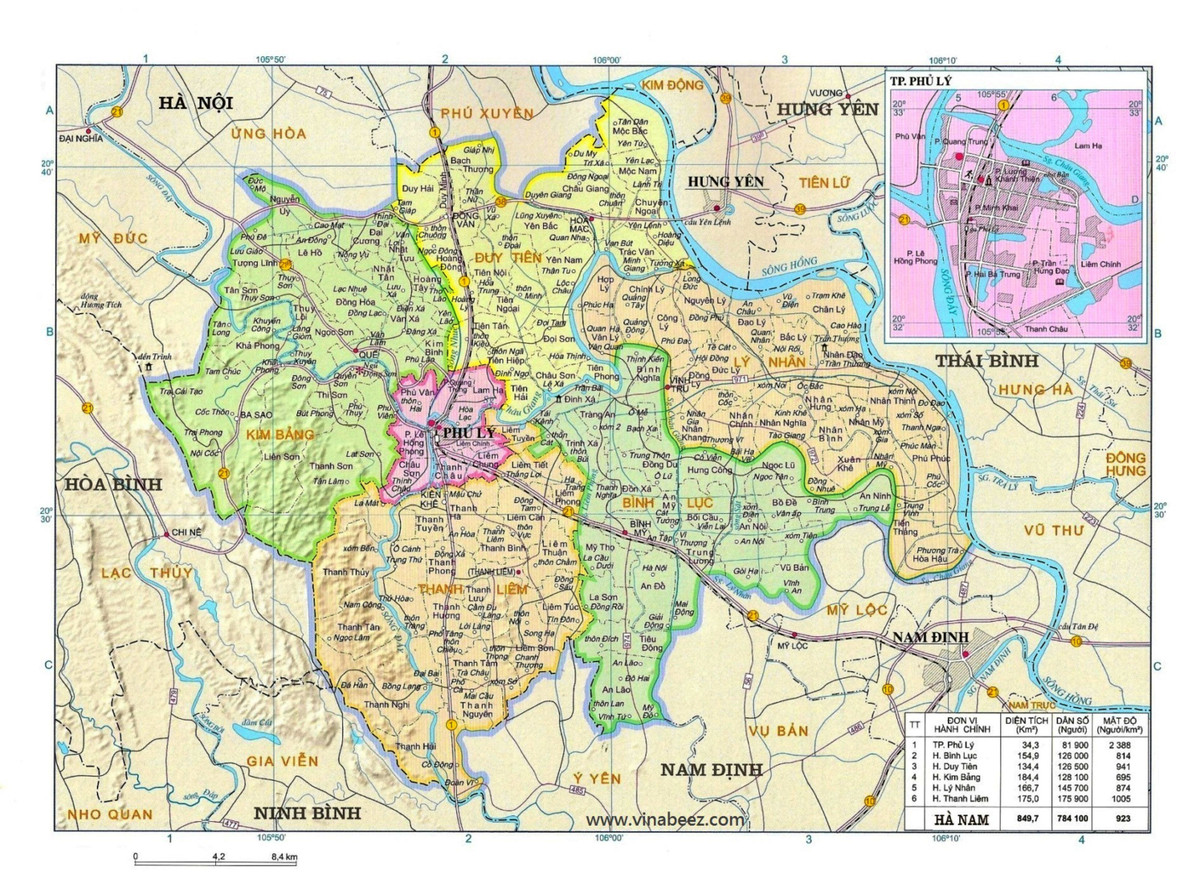 Tổng diện tích đất tự nhiên của tỉnh Hà Nam là 860,5 km2. Tỉnh Hà Nam có 6 đơn vị hành chính cấp huyện, bao gồm 1 thành phố, 1 thị xã và 4 huyện với 109 đơn vị hành chính cấp xã, bao gồm 6 thị trấn, 20 phường và 83 xã.