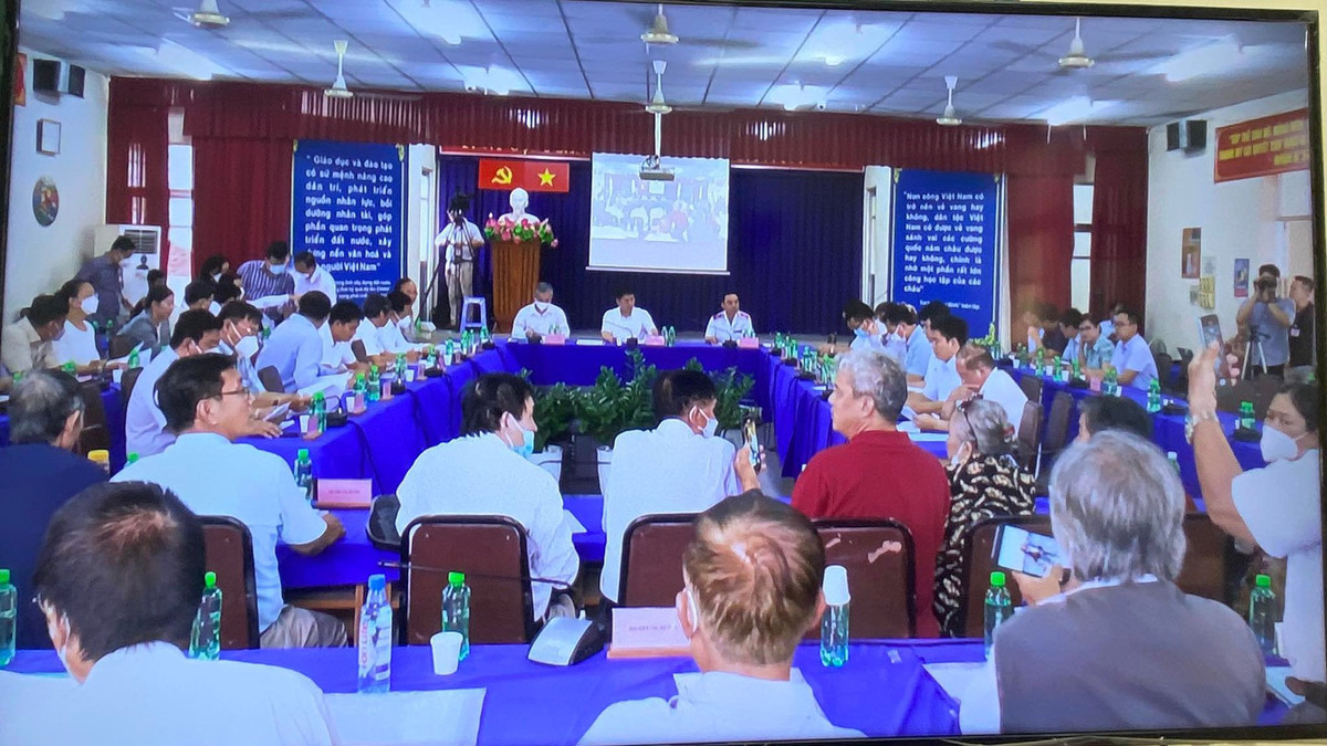 Thanh tra Chính phủ đang đối thoại với người dân Thủ Thiêm Thanh tra Chinh phu dang doi thoai voi nguoi dan Thu Thiem