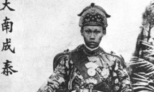 Vua Thành Thái bị “lừa” 3 lạng bạc, vì sao vẫn cười vui vẻ? Vua Thanh Thai bi “lua” 3 lang bac, vi sao van cuoi vui ve?