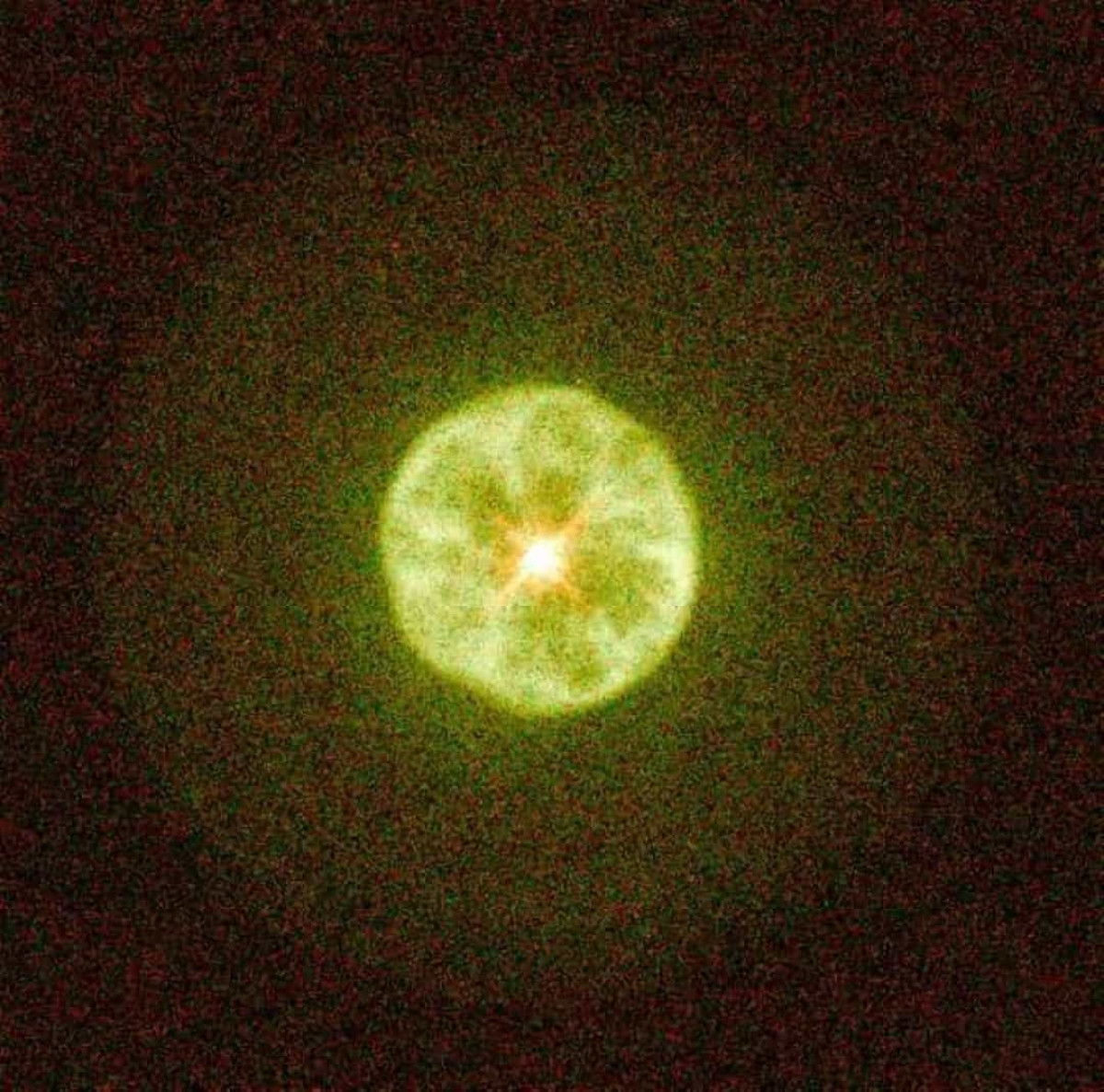 Tinh vân Lát chanh (Lemon Slice Nebula): Nằm trong chòm sao Lộc Báo, Tinh vân Lát chanh là một tinh vân tương đối trẻ và nhỏ.