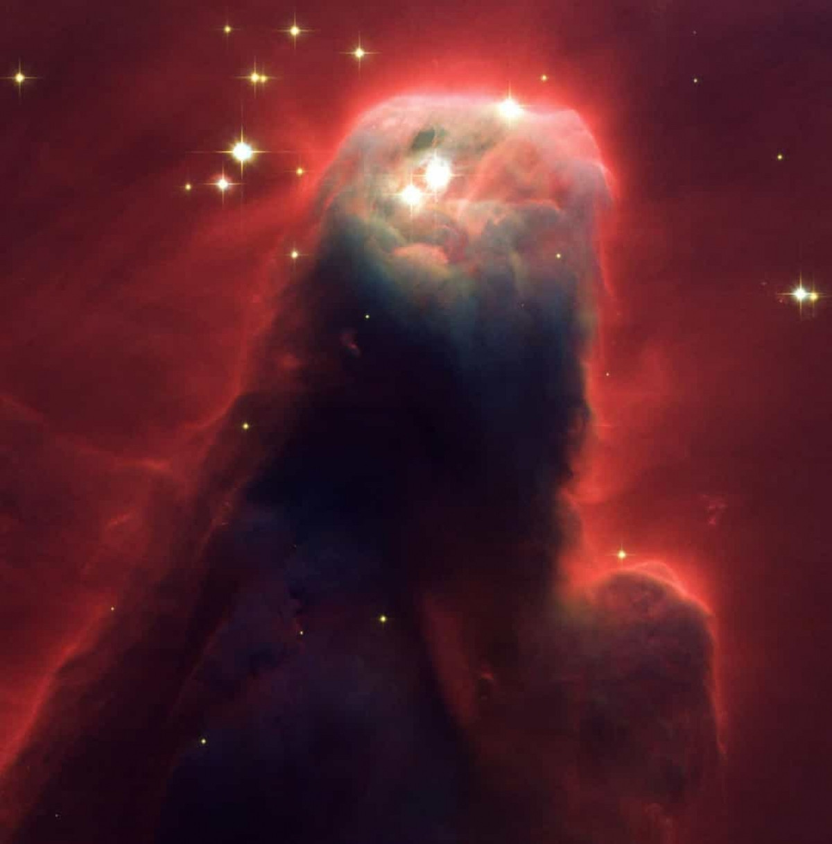 Tinh vân Hình nón (Cone Nebula): Đây là tinh vân được nhà thiên văn học người Anh William Herschel phát hiện năm 1785 nằm trong chòm sao Kỳ Lân với một nhóm những ngôi sao mờ và ở xa nằm trên xích đạo thiên cầu.