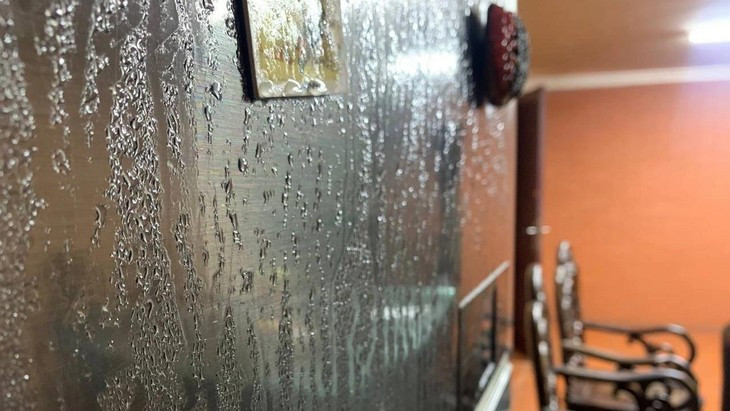 Máy hút ẩm rất cần thiết cho không gian sinh hoạt trong mùa nồm ẩm.