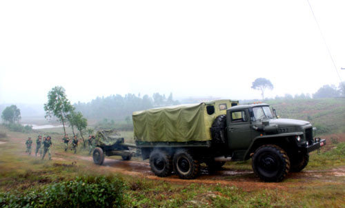 Luyện tập nâng cao khả năng cơ động ở Lữ đoàn pháo binh 168 (Quân khu 2).
