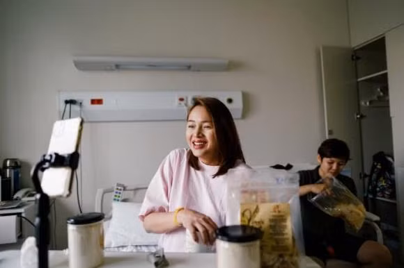 Diem Chau: Truoc khi sinh con 5 phut van livestream ban hang?-Hinh-2