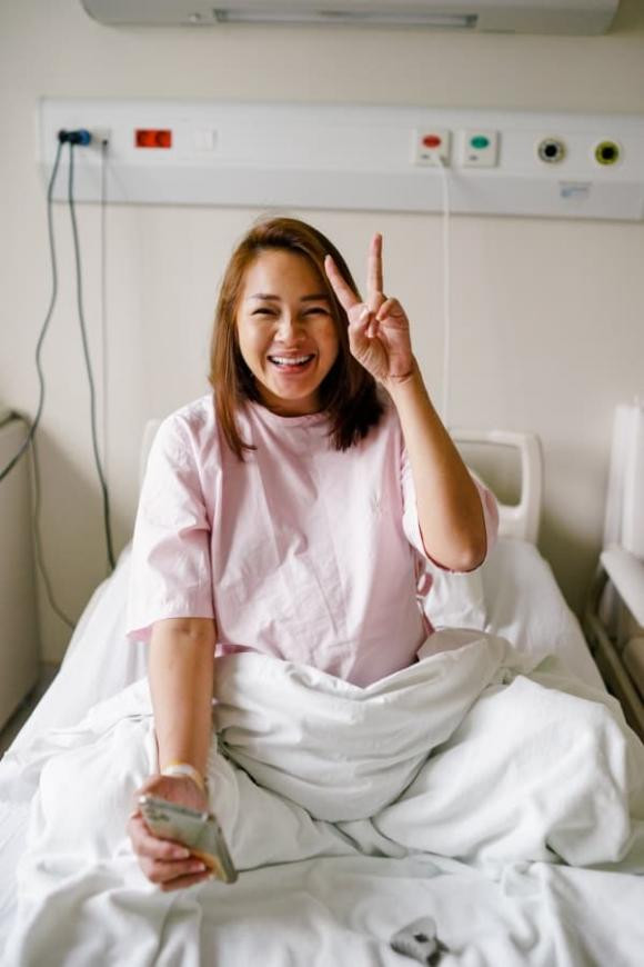 Diem Chau: Truoc khi sinh con 5 phut van livestream ban hang?