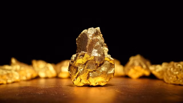 Tung co 'con mua vang' 6 ty tan da roi xuong dia cau