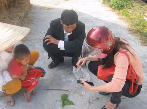 Một điều đặc biệt nữa là loại sinh vật này chặt đứt lìa thân vẫn sống. Ở nhiều nhà dân trong xã Quỳnh Hoa, loài sinh vật này trú ẩn ở các vườn rau. Thi thoảng chúng lại bọ vào sân nhà. Người dân ở đây đang hoang mang, lo lắng không biết loại sinh vật lạ này có gây hại hay không.