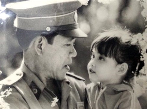 6. Đội trưởng Đội Săn Bắt Cướp đầu tiên của Sài Gòn qua đời. Chiều 24/11, trong cơn mưa nặng hạt, nhiều người tìm đến tiễn biệt ông Võ Tấn Thành - Đội trưởng Đội Săn Bắt Cướp đầu tiên và nổi tiếng một thời ở Sài Gòn - tại nhà riêng của ông trên đường Tân Thọ (phường 8, quận Tân Bình, TP HCM).