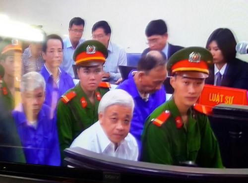 Kết thúc phiên xét xử sơ thẩm ngày 9/6/2014, TAND TP Hà Nội đã tuyên án phạt Nguyễn Đức Kiên tổng cộng 30 năm tù về cả 4 tội danh trên. Ngoài án phạt tù, bị cáo Kiên còn bị tuyên buộc nộp phạt bổ sung 75 tỉ đồng do trốn thuế và 100 triệu đồng về hành vi lừa đảo.