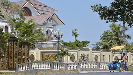 Căn biệt thự hoành tráng của ông Trần Văn Truyền tại Bến Tre.
