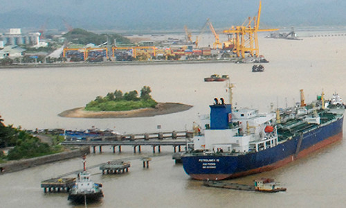 Tất cả những người trên bị xử lý trách nhiệm đều liên quan đến sai phạm (về đấu thầu, quản lý, giám sát) trong quá trình triển khai 3 công trình nạo vét duy tu luồng hàng hải năm 2013 gồm: luồng Hòn Gai - Cái Lân, luồng Vũng Tàu - Thị Vải và luồng Soài Rạp - Hiệp Phước.