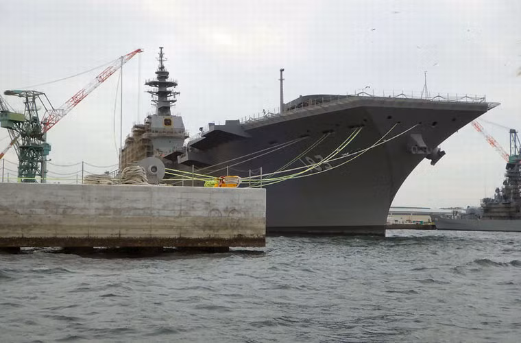 Tuy nhiên, quan sát một số góc khác thì có thể thấy là kiến trúc thượng tầng JDS Izumo vẫn chưa hoàn thiện.