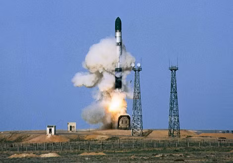 Các nhà khoa học cho rằng có thể dùng tên lửa đạn đạo đã loại biên chế để vận chuyển hàng cứu trợ.