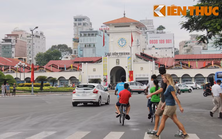 Chợ Bến Thành sau 39 năm không đổi khác nhiều.