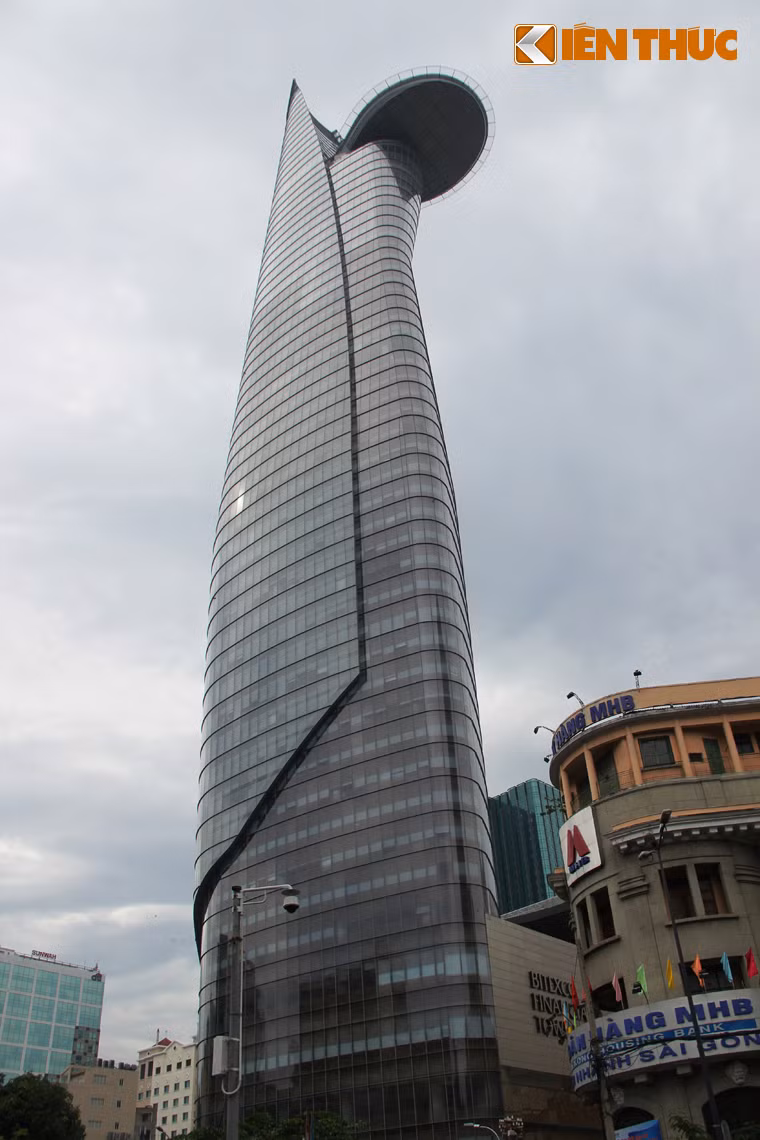 Tòa nhà BITEXCO, biểu tượng "vươn lên mạnh mẽ" của thành phố mang tên Bác.