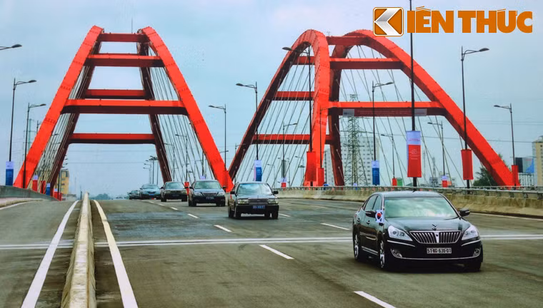 Tuyến đường Tân Sơn Nhất- Bình Lợi- Vành đai ngoài (nay là đường Phạm Văn Đồng) là một công trình mang dấu ấn của TP HCM được thực hiện nhằn góp phần giảm ùn tắc, rút ngắn lưu thông cho khu vực nội thành và cửa ngõ Đông Bắc thành phố. Ảnh Quốc Thanh