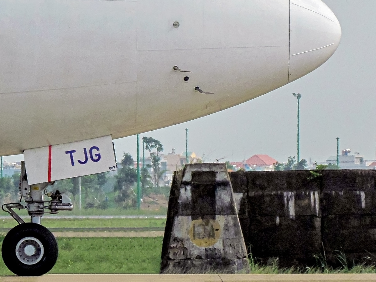 Số thứ tự các ụ cũng bị mờ dần, nhiều hạng mục đã bị mọc rêu từ lâu.Việc phá dỡ 12 ụ bê tông chỉ thực hiện khi phương án phá dỡ được đơn vị liên quan của Bộ Quốc phòng phê duyệt.