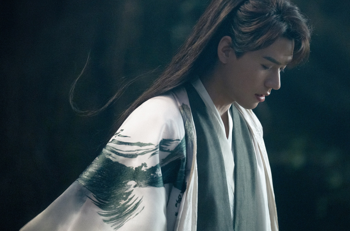 Ngoài Dương Mịch và Cung Tuấn, phim còn có sự tham gia của Trương Vân Long đóng Tam thiếu gia của Ngạo Lai quốc. Vai diễn Đồ Sơn Dung Dung do nữ diễn viên trẻ Hồ Liên Hinh sinh năm 2000 thể hiện. Trần Đô Linh, Vương Nhất Phi, Quách Hiểu Đình, Lưu Thi Thi tham dự với tư cách khách mời.