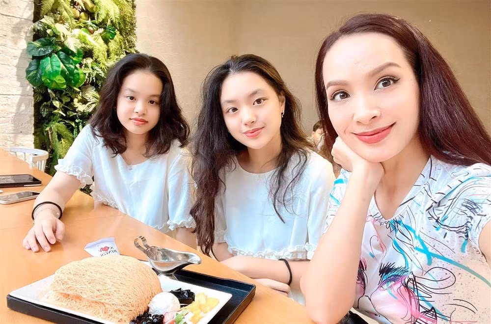 Thuy Hanh 'tut hang nhan sac' truoc 2 ai nu tro ma xinh dep-Hinh-6