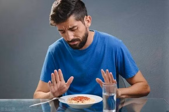 Nguoi bi da day an mi co the boi bo da day duoc khong?