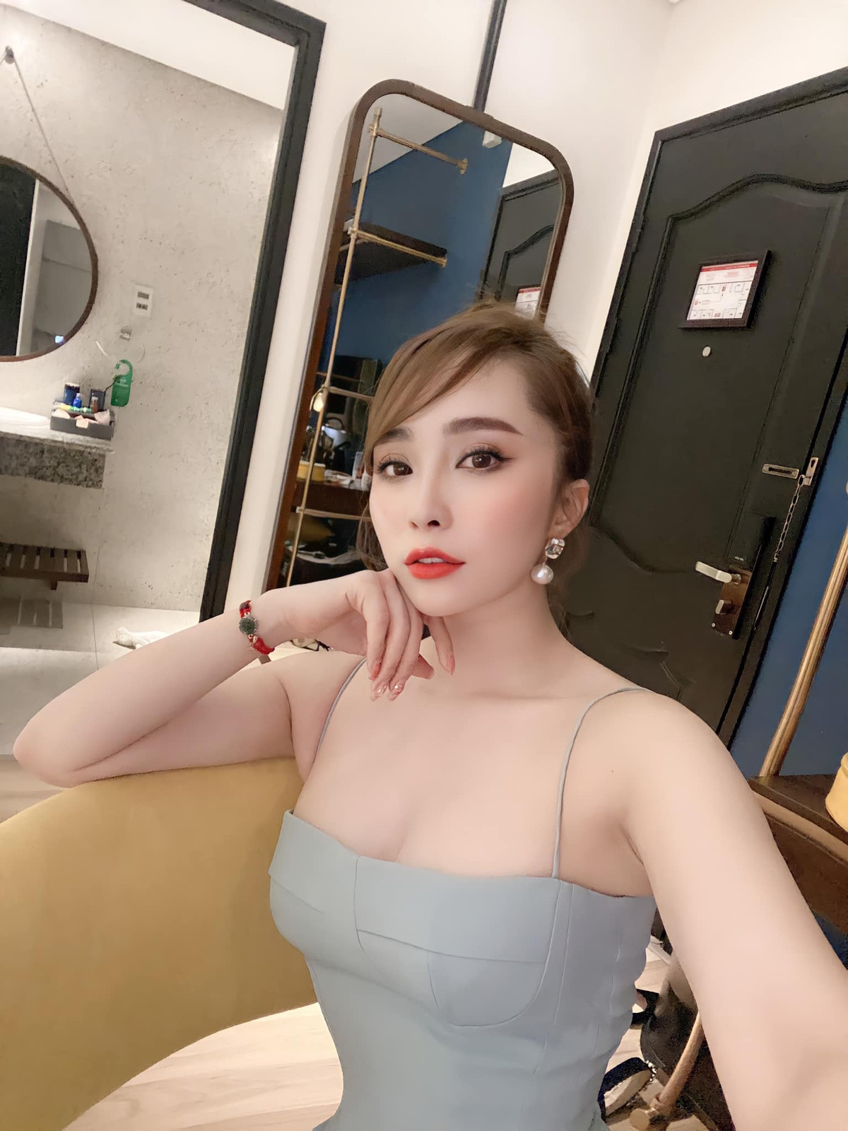 Ca sau chua Quynh Nga thay doi mot diem, nhan sac lap tuc bung sang-Hinh-2