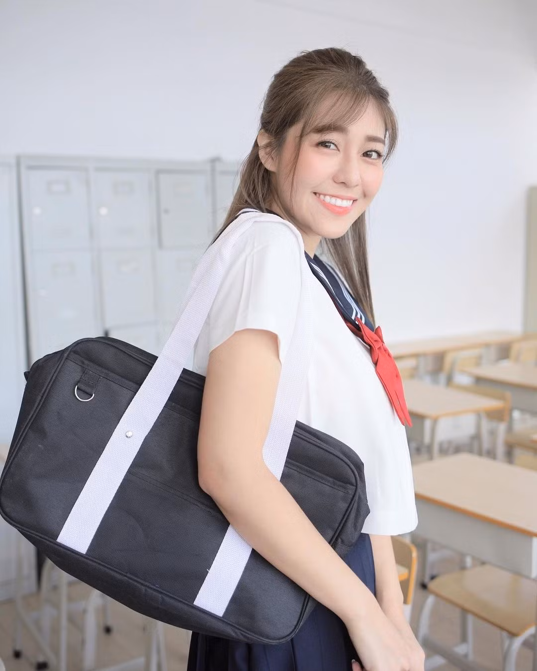 Sau 6 năm khởi nghiệp, Trương Gia Hân có vai diễn đầu tiên. Người đẹp từng diễn xuất trong phim You Are The One (2020) và IT Dog (2022). Cô đóng vai phụ trong hai tác phẩm nói trên.